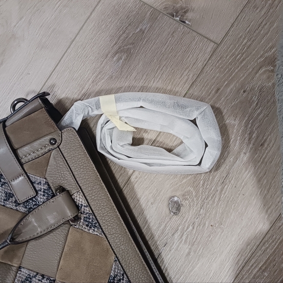 NWT Coach Purse! - Picture 6 of 7